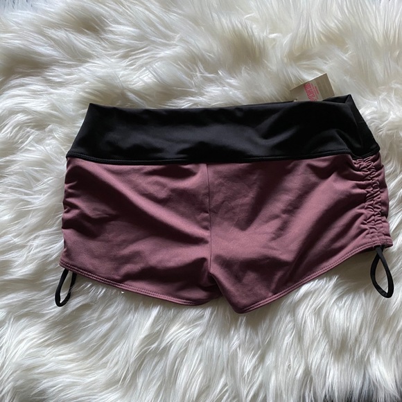 Victoria’s Secret PINK Gym to Swim Shortie - Picture 3 of 5